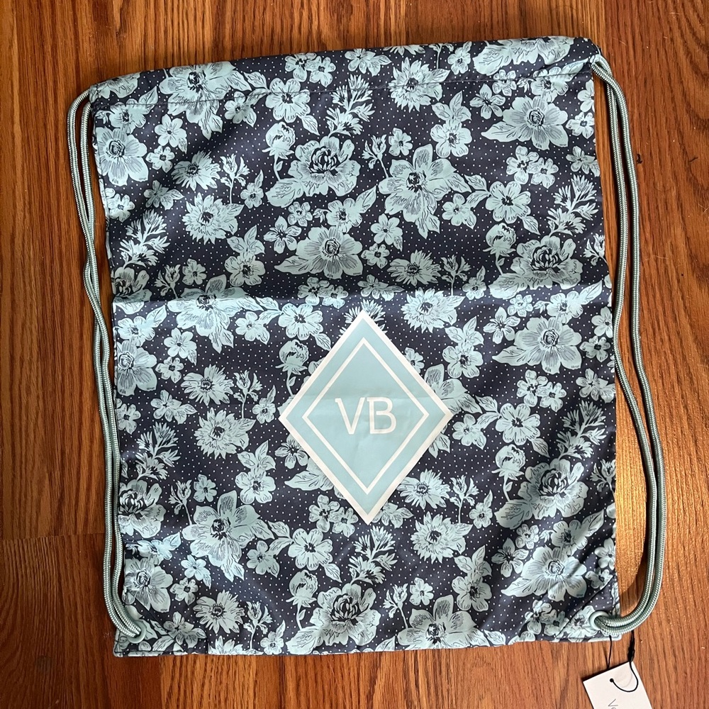 NWT Vera Bradley drawstring bag in Rain Navy Mist